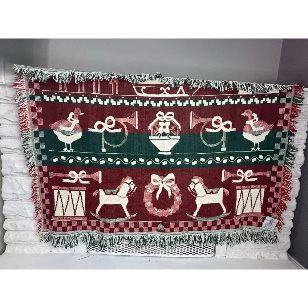 🎄 Vintage Crown Crafts Christmas Throw Blanket – Made in USA – New with Tag! 🎄